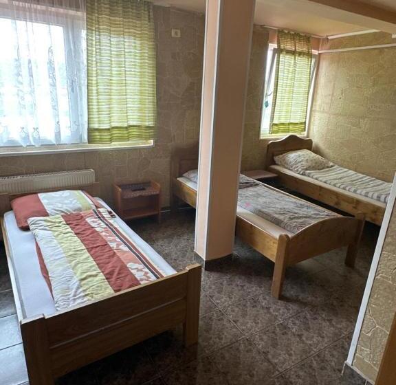 הוסטל Hanu Flori