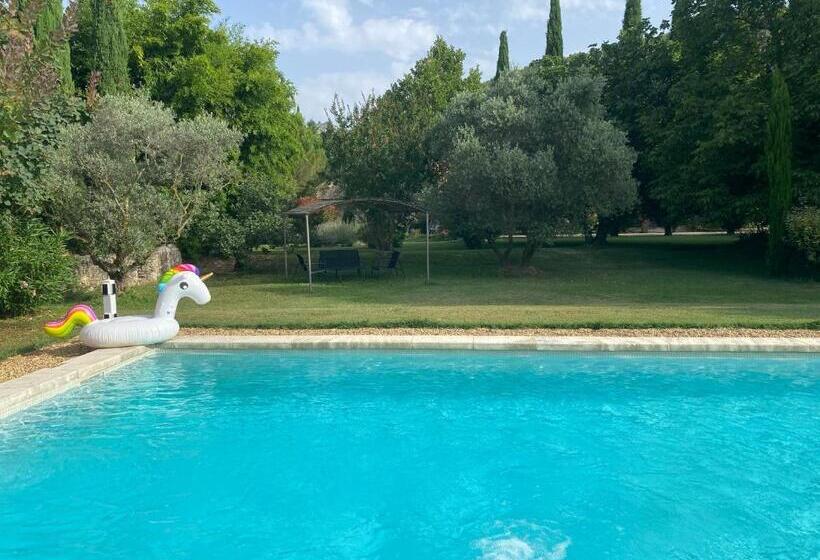 مبيت وإفطار Mas Des Bômes