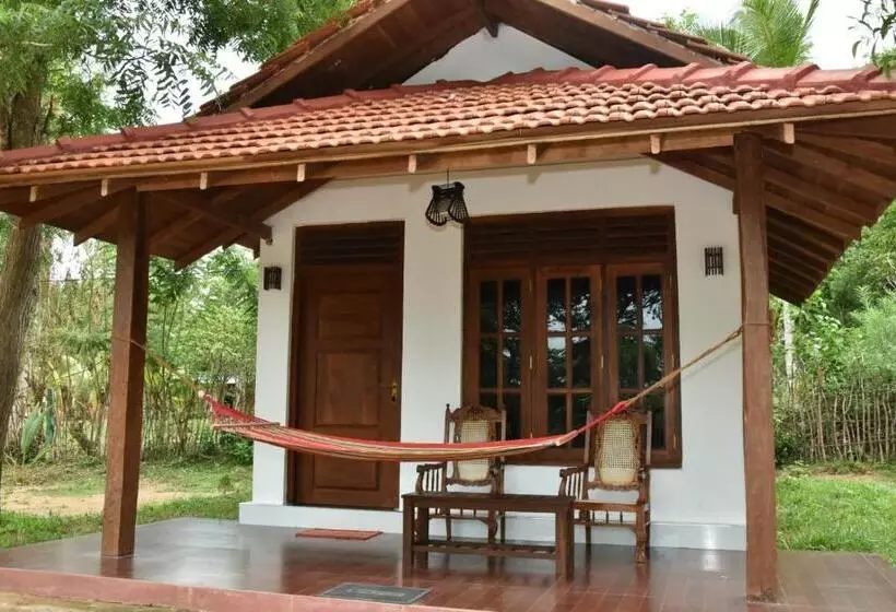 ベッドアンドブレックファースト Silent Cabana And Restaurant Marakolliya, Tangalle