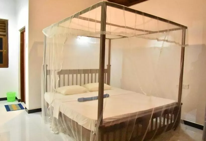 ベッドアンドブレックファースト Silent Cabana And Restaurant Marakolliya, Tangalle
