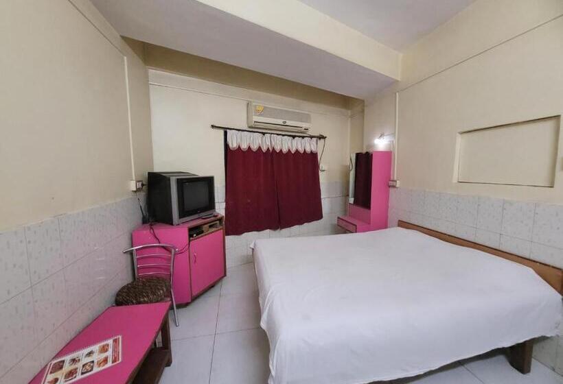 ホテル Jai Malhar Lodge