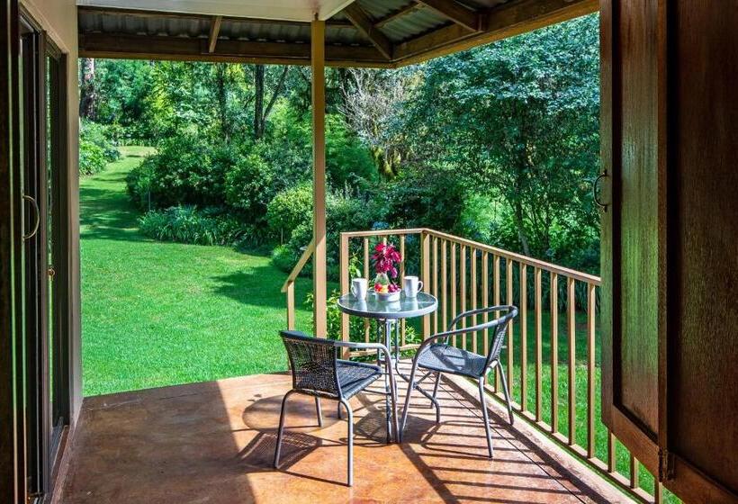 Hotel Kuhestan Farm Cottages