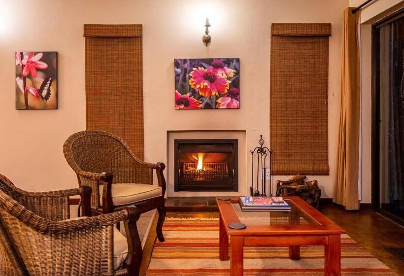 Hotel Kuhestan Farm Cottages