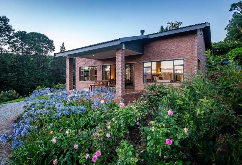 Hotel Kuhestan Farm Cottages