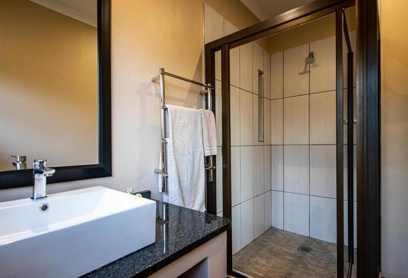 Hotel Kuhestan Farm Cottages