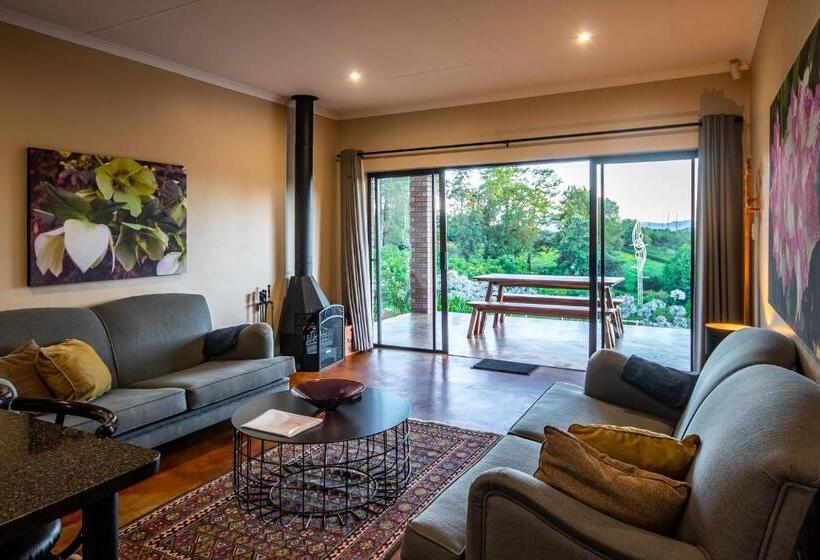 Hotel Kuhestan Farm Cottages