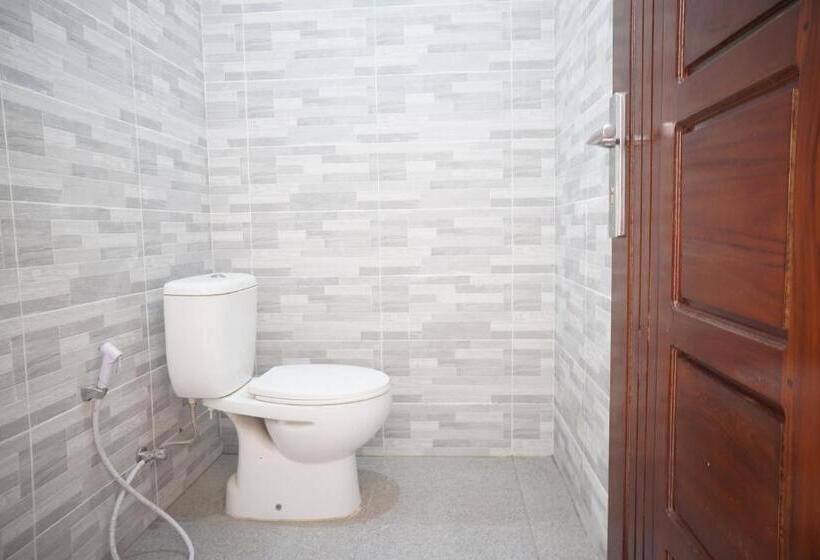 Hotel Oyo 93185 Ayani Guest House