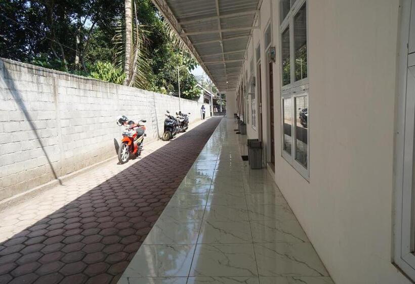 Hotel Oyo 93185 Ayani Guest House