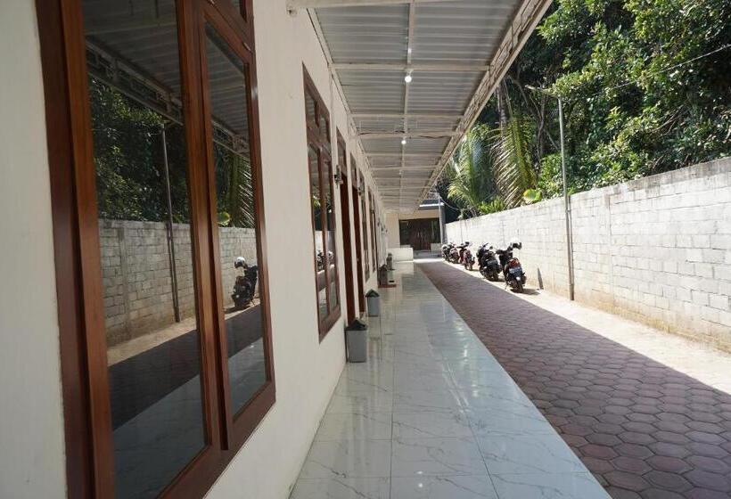 Hotel Oyo 93185 Ayani Guest House