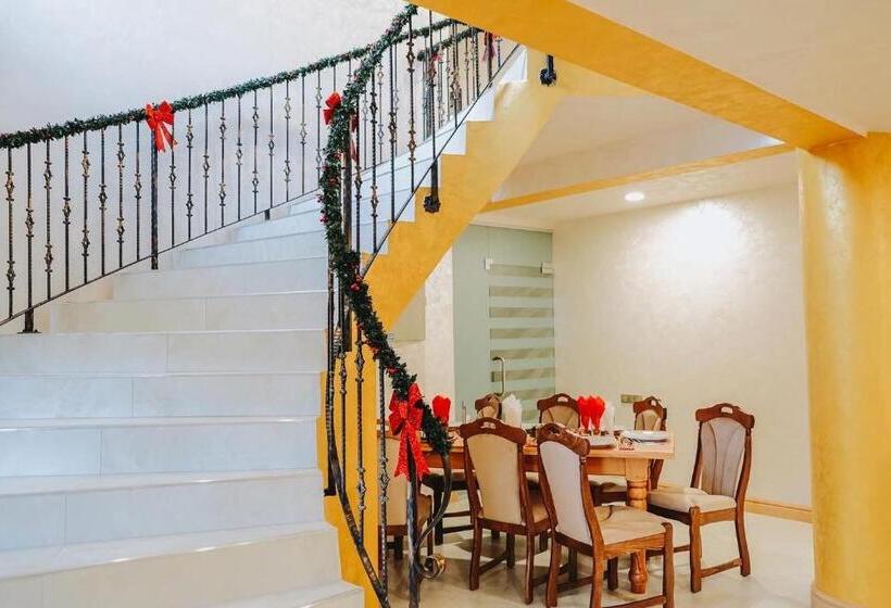 هتل Paradise Point