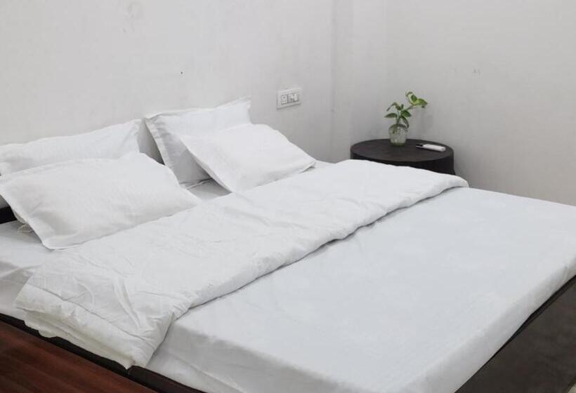 Hotel Pitambara Dham