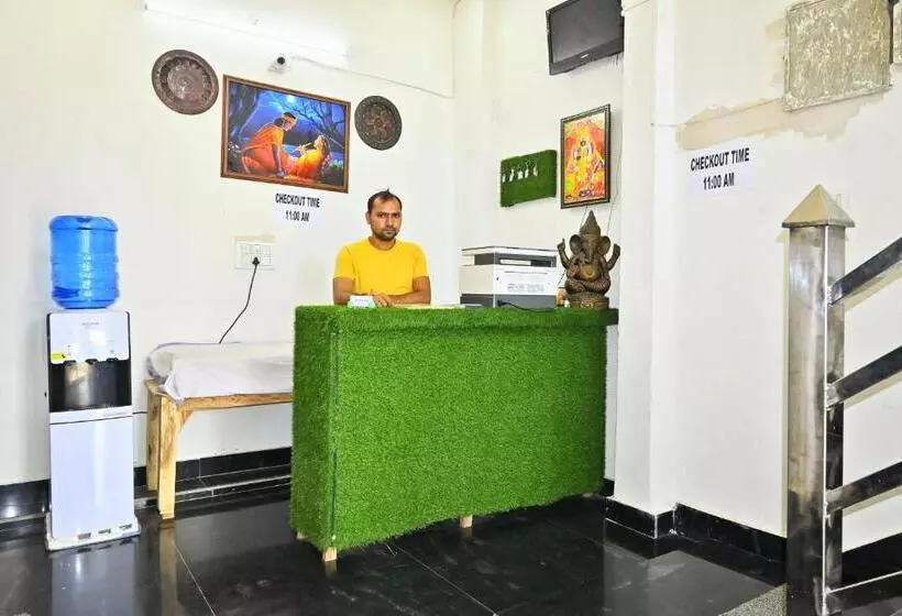 ホテル Pitambara Dham