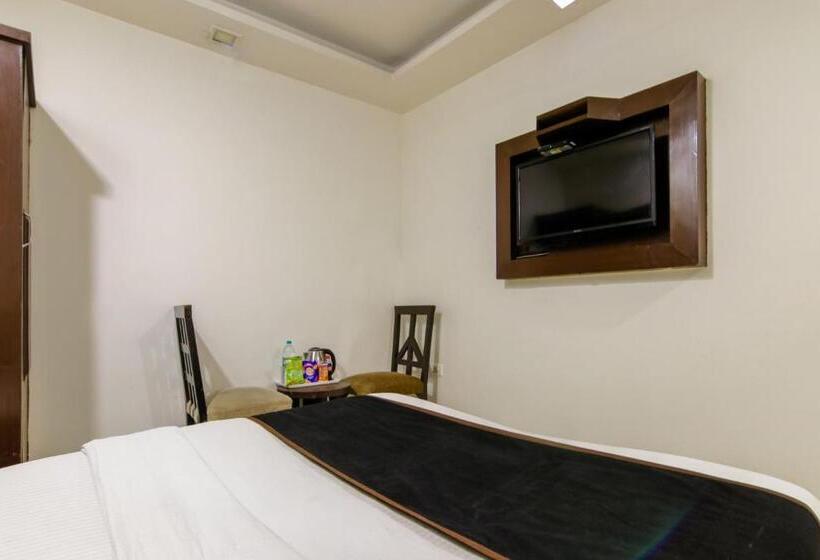 Hotel Shyam   In Front Of Ndls Station