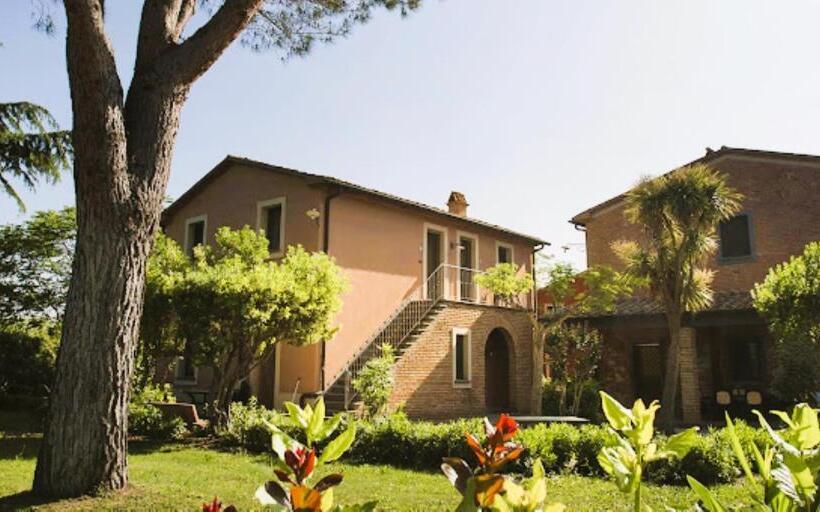Isa Il Casale Di Donoratico, Residence With Swimming Pool
