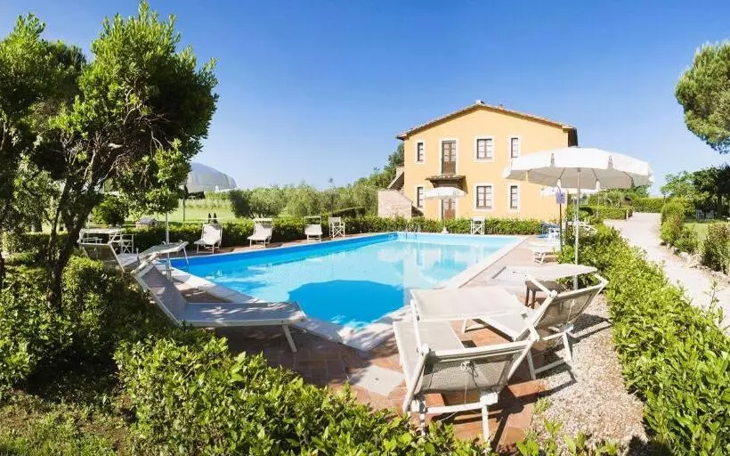 Isa Il Casale Di Donoratico, Residence With Swimming Pool