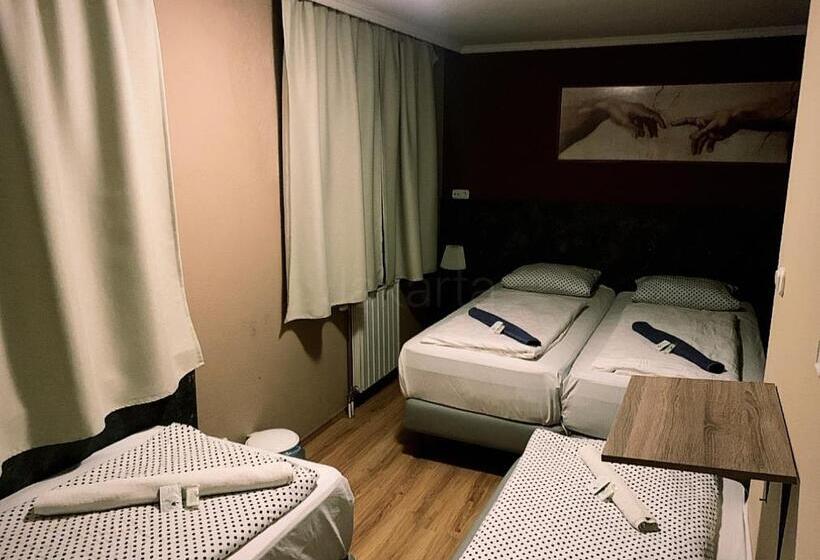 Pasa Han Hotel M1autópálya