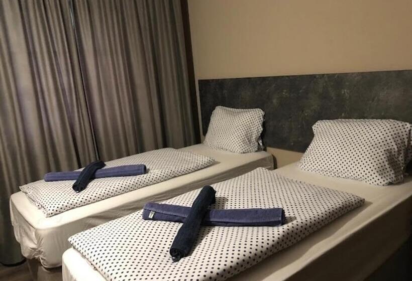 Pasa Han Hotel M1autópálya