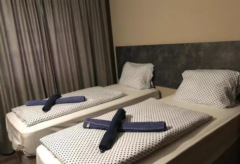 Pasa Han Hotel M1autópálya