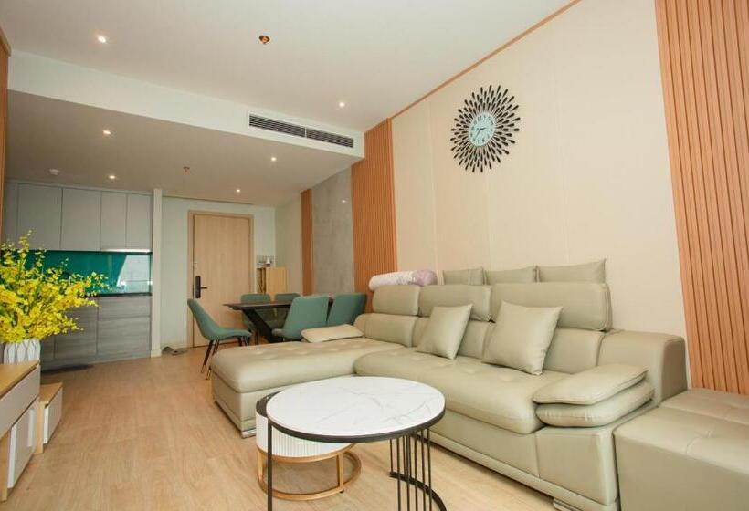 Pensió Citadines Marina Halong