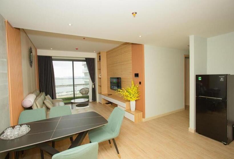 Pensió Citadines Marina Halong