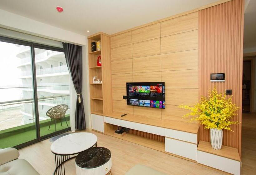 Pensió Citadines Marina Halong