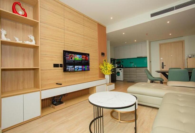 Pensió Citadines Marina Halong