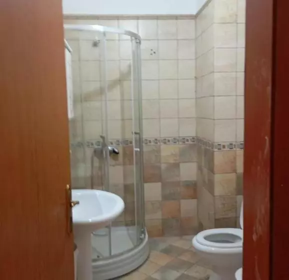 پانسیون Friends Hostel