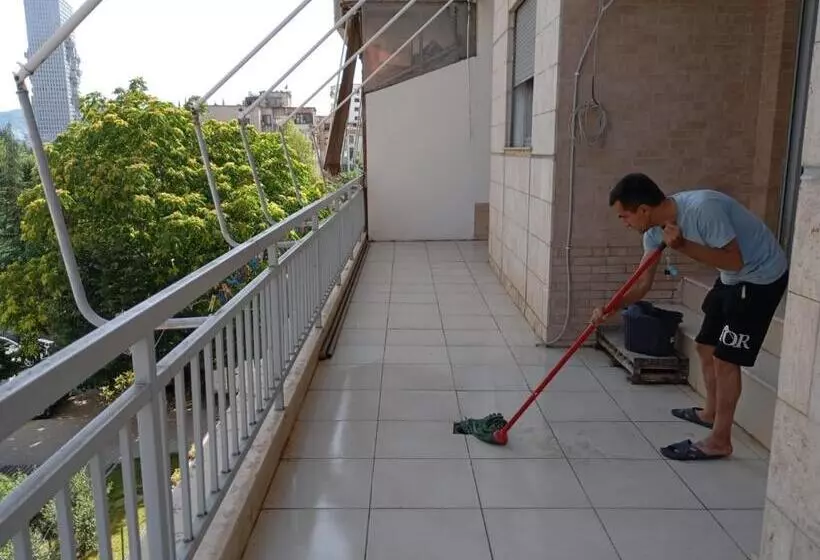 پانسیون Friends Hostel