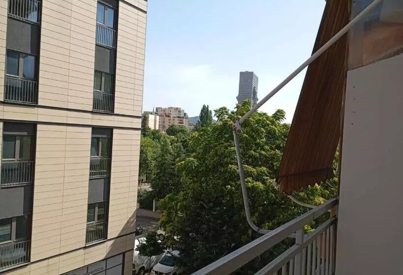 پانسیون Friends Hostel