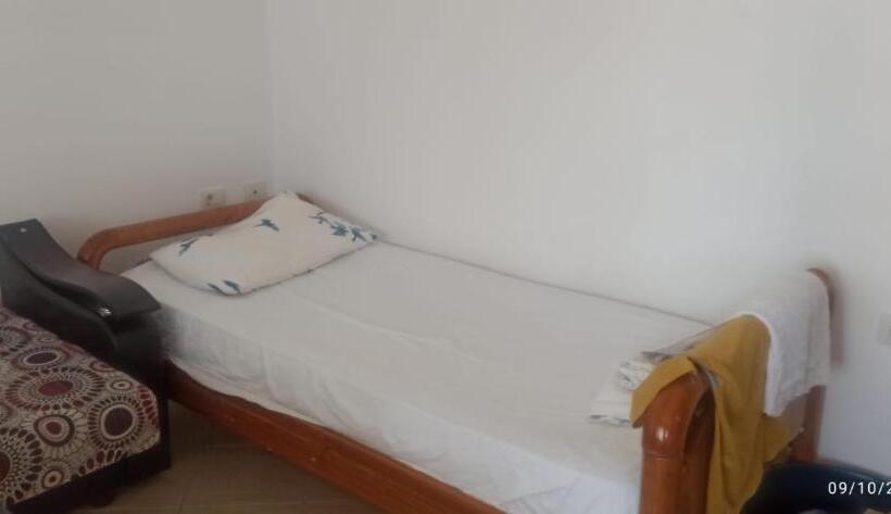 پانسیون Friends Hostel