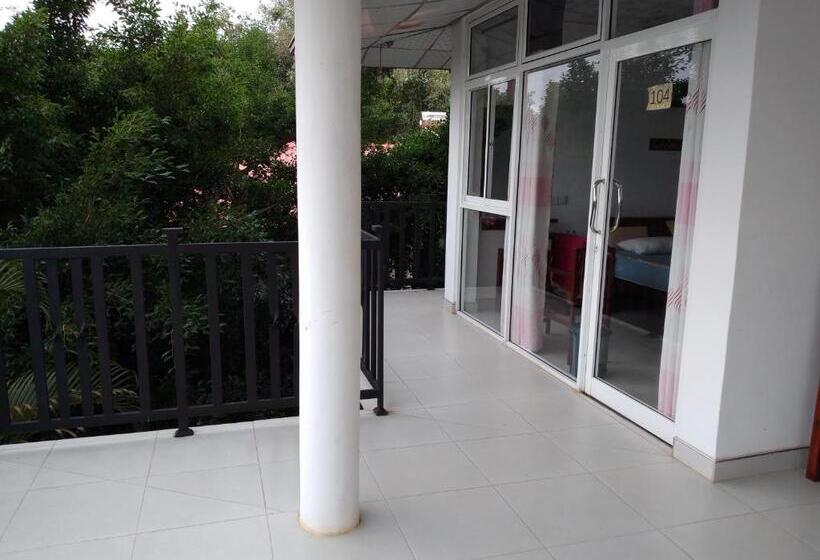 Majatalo Jungle Look Safari House