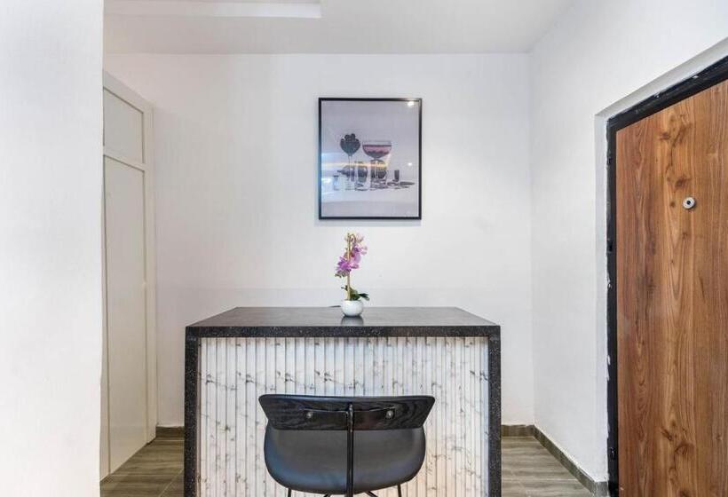 پانسیون Mac Apartment