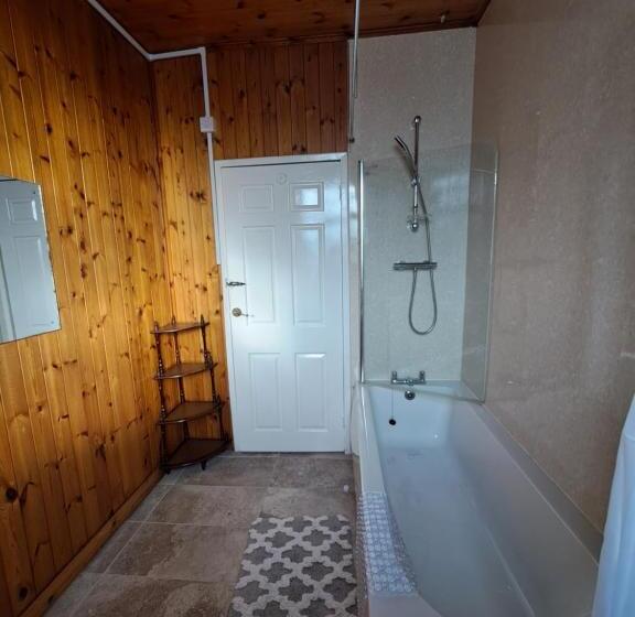 بنسيون Maryann S