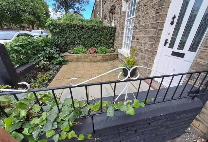 بنسيون Maryann S