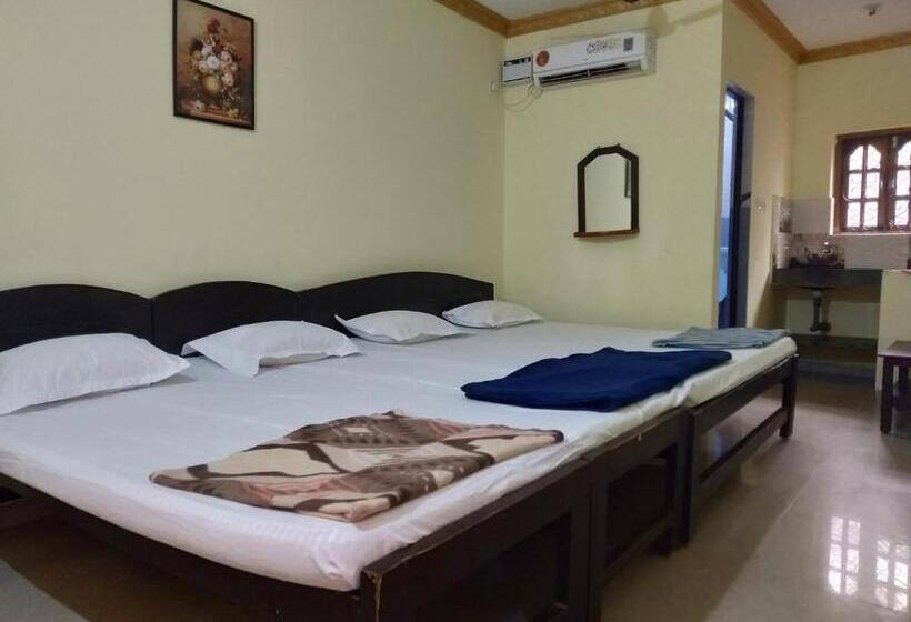 Majatalo Vailankanni House By Mandeep