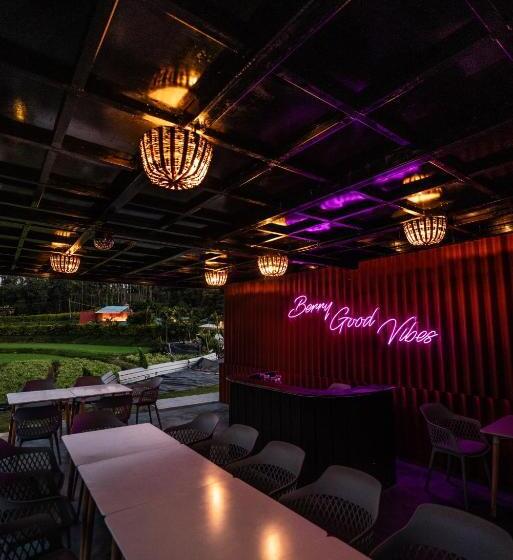 リゾートホテル Redberry S Luxury Stay Coorg