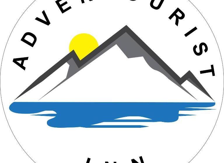 Hostel Adventourist Inn