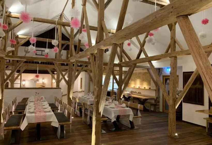 Retkeilymaja Landgasthaus Zur Linde