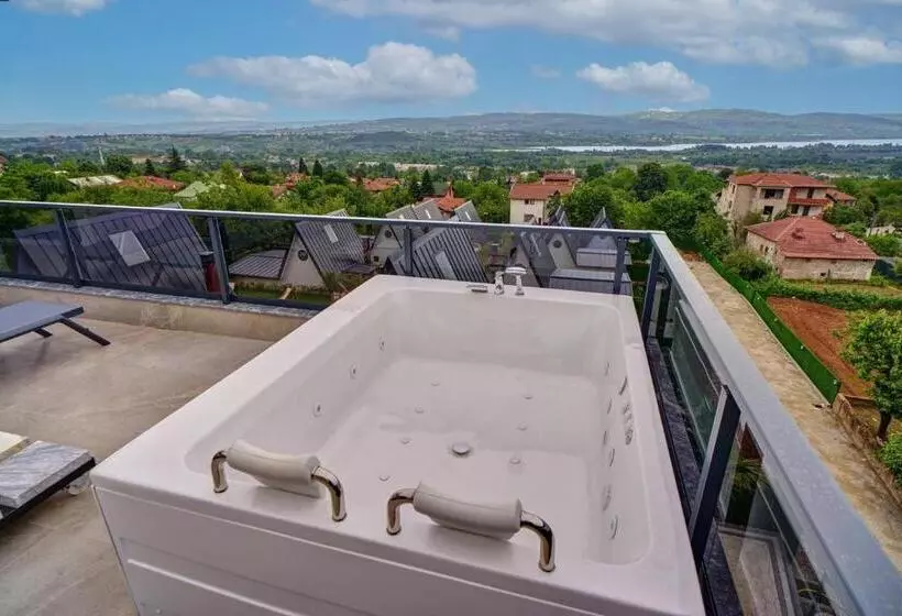 تختخواب و صبحانه Timeless Kartepe