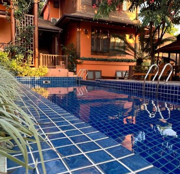 Otel บ้านยุ้งฮีลล์รีสอร์ท Baan Yung Hill Resort