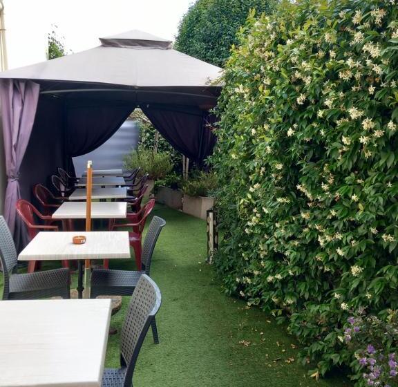 هتل Bar Restaurant O Regal