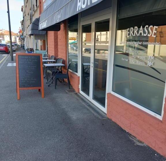 هتل Bar Restaurant O Regal