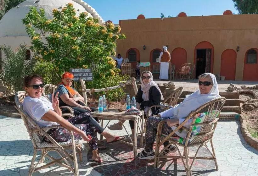 هتل Bawiti Oasis Resort منتجع واحه الباويطي
