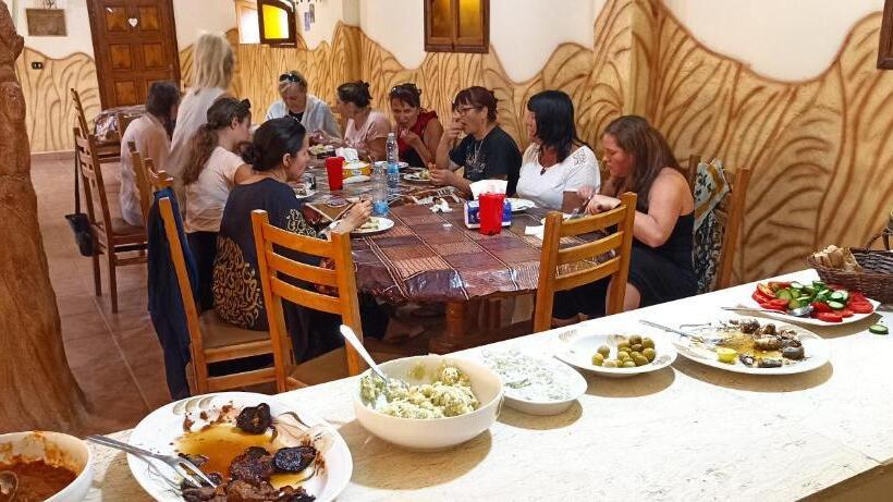 هتل Bawiti Oasis Resort منتجع واحه الباويطي