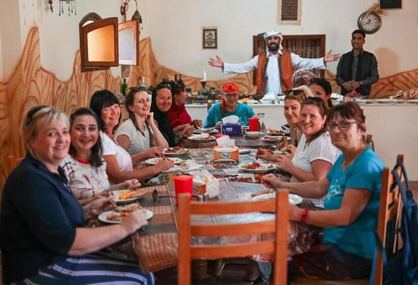 هتل Bawiti Oasis Resort منتجع واحه الباويطي