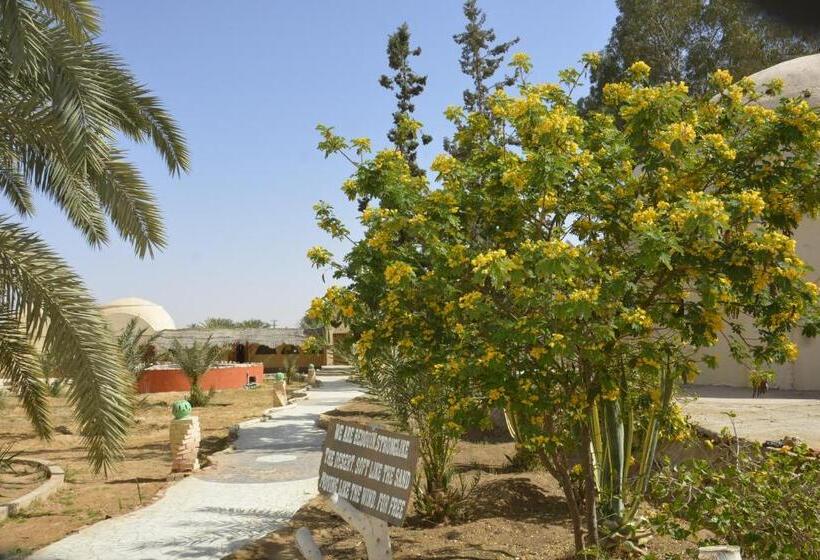 هتل Bawiti Oasis Resort منتجع واحه الباويطي