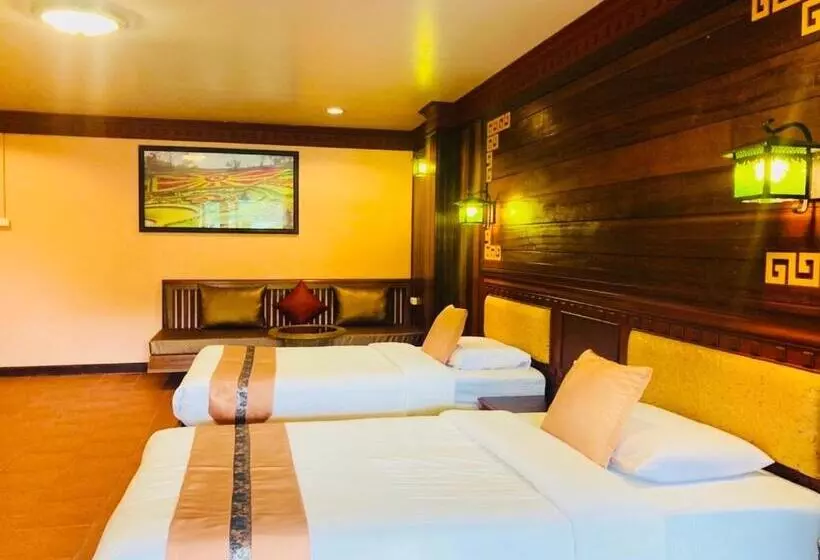 Hotelli ดอยหมอกดอกไม้รีสอร์ท Doimok Dokmai Resort