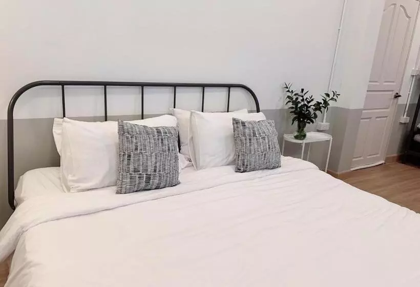 ホテル La Moon House