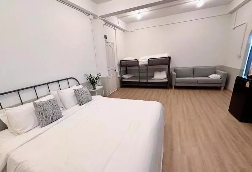 ホテル La Moon House