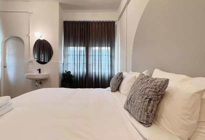 ホテル La Moon House